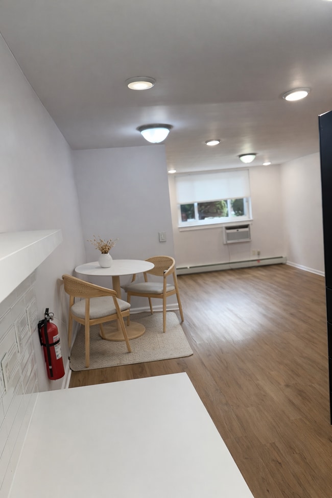 Fotografía del edificio - 372 Valley St Unidad C1F