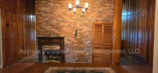 Photo - 289 Ashbrook Dr