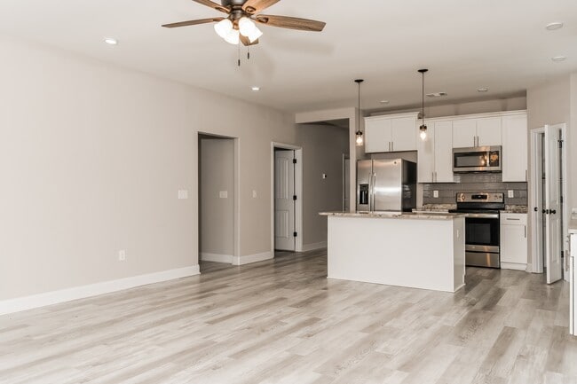 Photo - 219 Beau Claire Cir