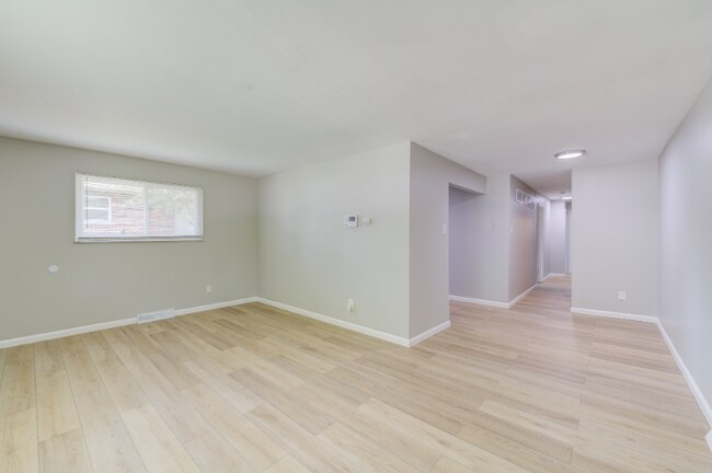Photo - 4063 Esseldale Dr Unit 4063