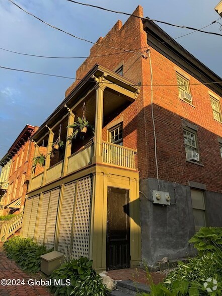 Building Photo - 14 Lafayette St Rental