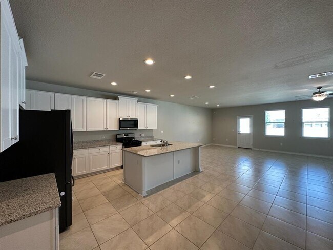 Photo - 10901 Mickelson Dr