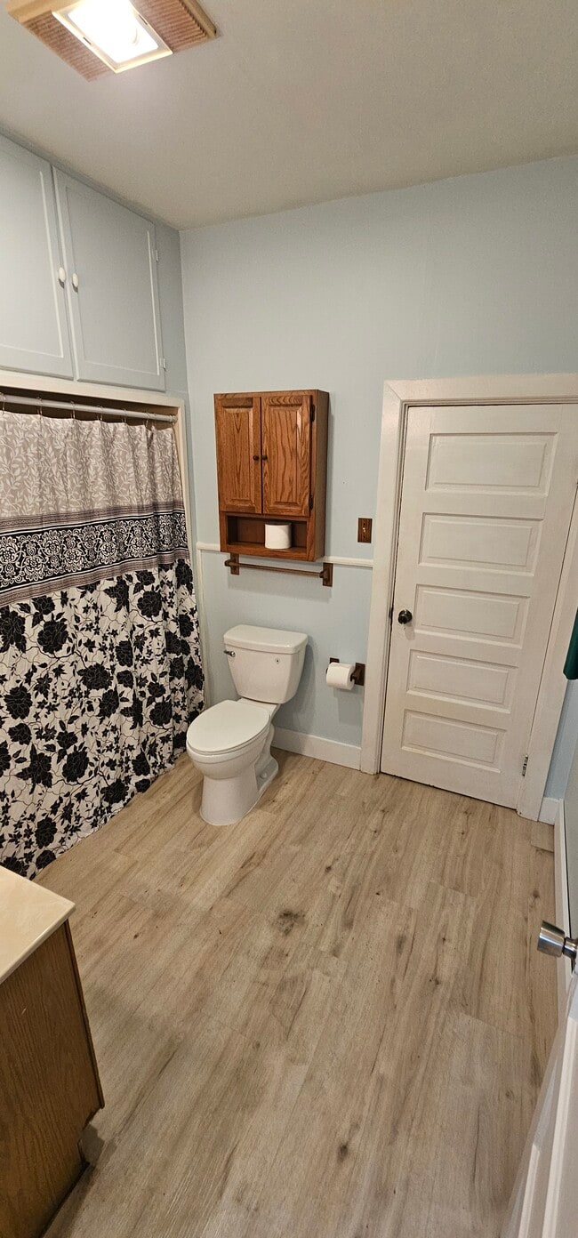 Photo - 265 W Main St