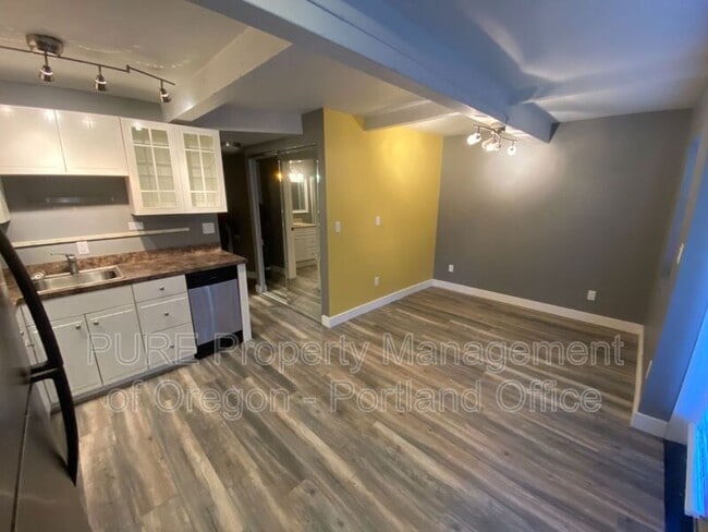 Photo - 22 S Meade St