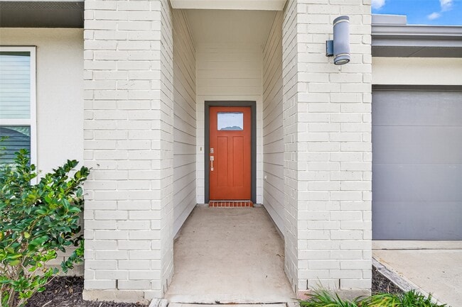 Photo - 3919 Sparkman Ln