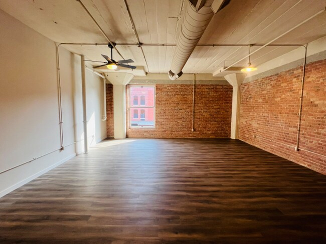 Photo - 311 N 8th St Unidad 310