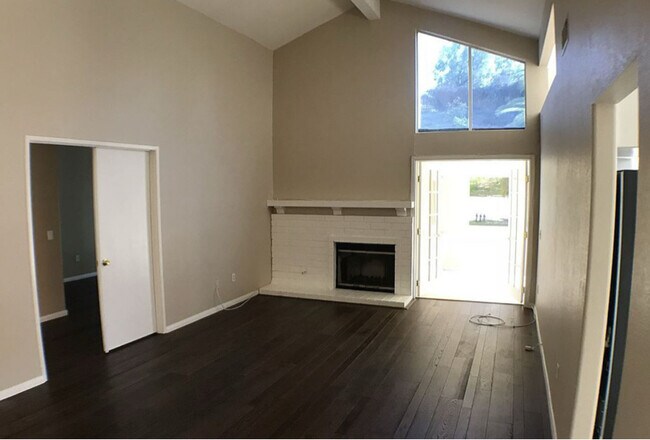 Photo - 41430 Avenida De La Reina