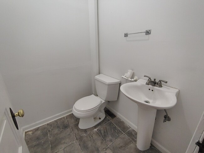 635 Ashland Ave