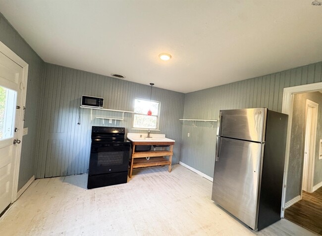 Photo - 1820 Kell W Blvd