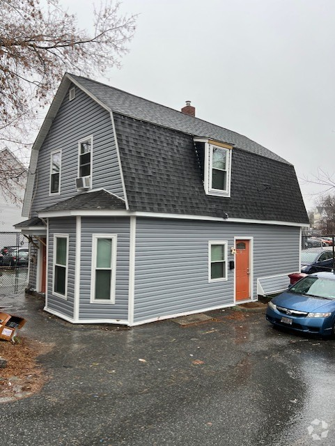 Building Photo - 107 University Ave Unit R Rental