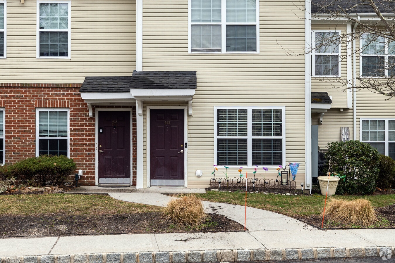 Entrance - Willow Point Apartments