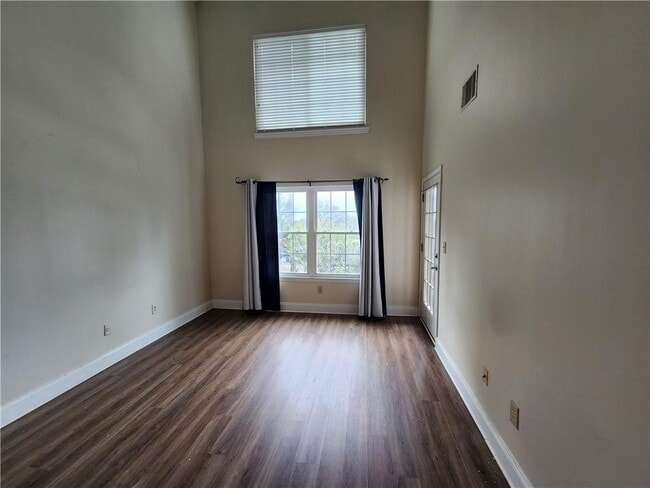 Photo - 1074 Peachtree Walk NE Unit B522