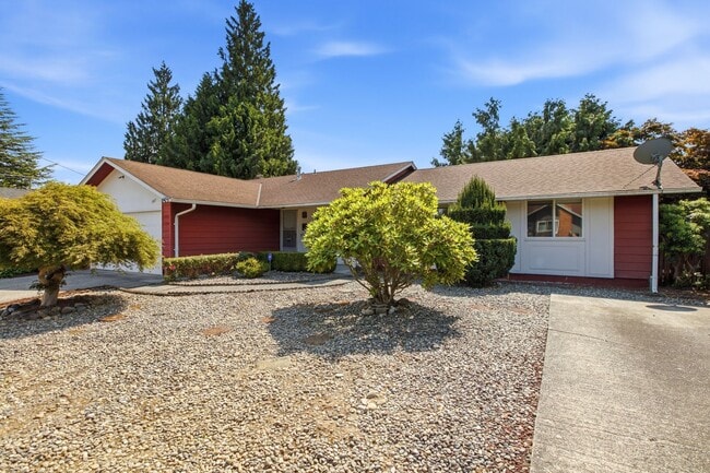 1003 Tacoma Ave NE