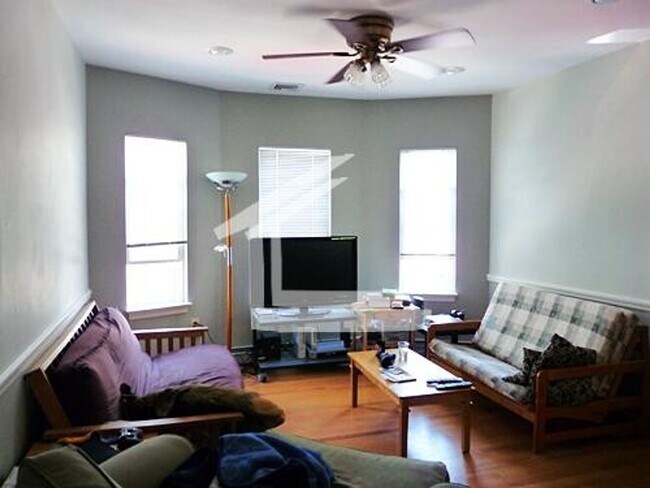 Photo - 27 Raymond St Condo
