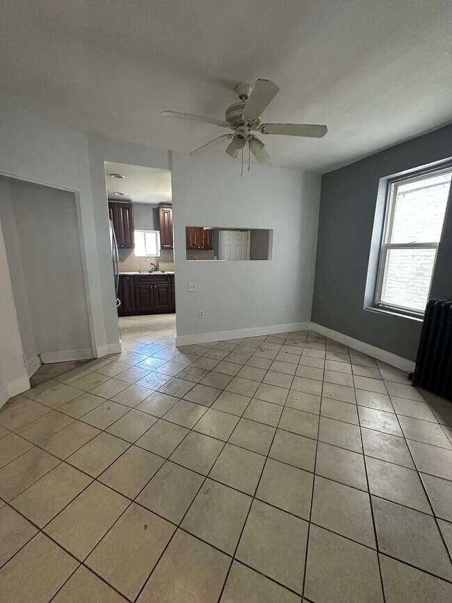 Photo - 202 S 4th St