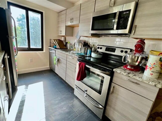 Photo - 37 Alpine St