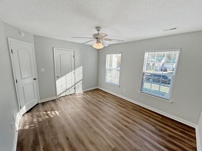 Photo - 144 Sandy Hollow Dr NW