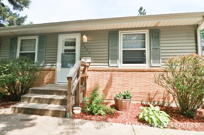 Photo - 1904 S Hawthorne Ave
