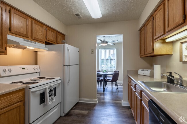 Willow: Kitchen/ Dining room