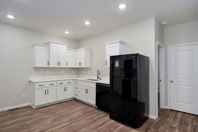 Building Photo - 319 S Florence Ave Unit A