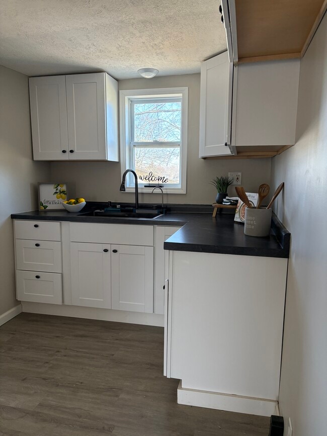 Cocina - 640 Hanna Rd