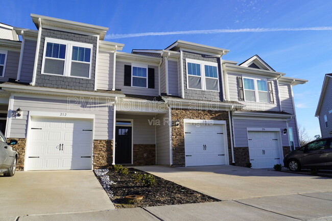 Photo - 210 Creekview Rd