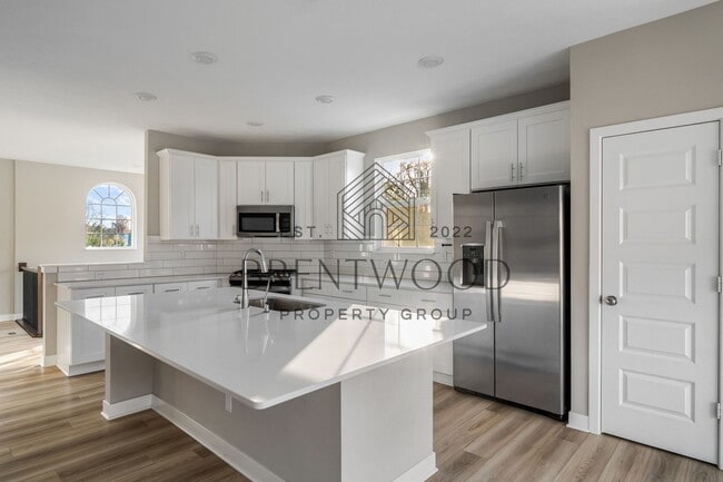 Photo - Move-In Ready Modern Townhome in Sought-Af...