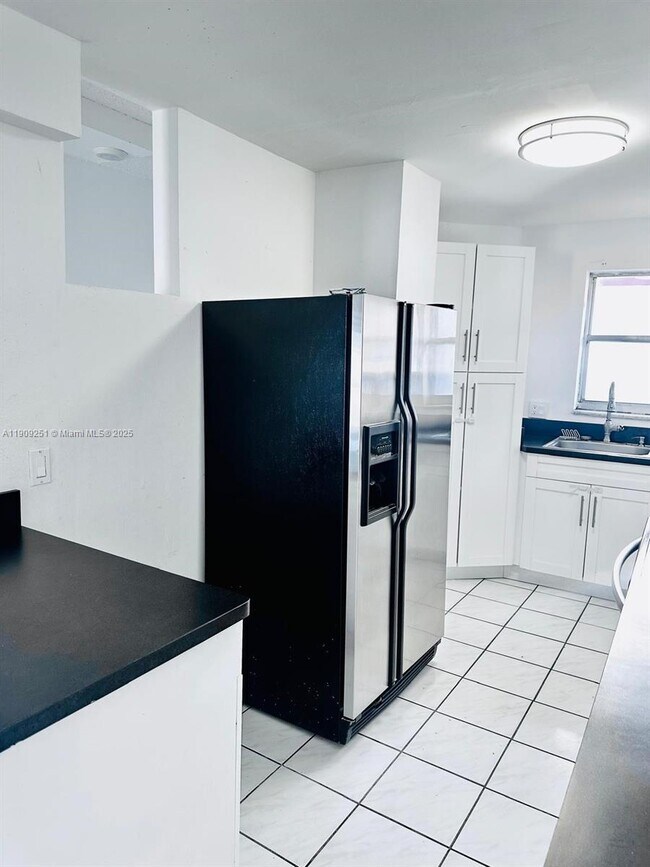 Photo - 1750 W 46th St Unit 535