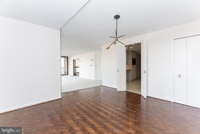 233 S 6th St Unit 1602L