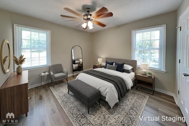 Photo - 906 Edgehill Dr