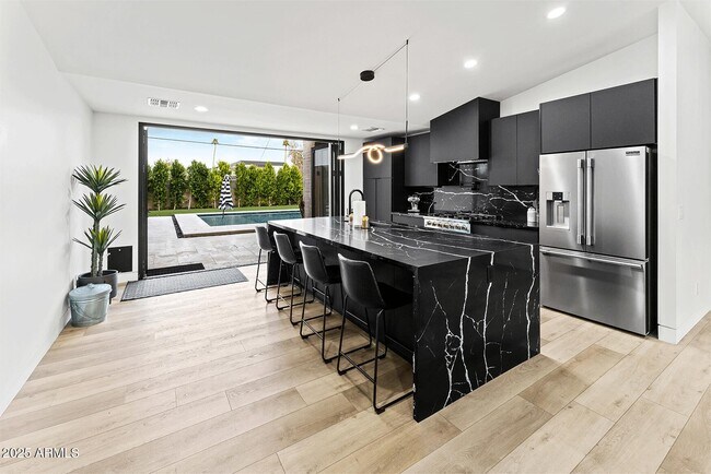 Photo - 4334 E Lewis Ave