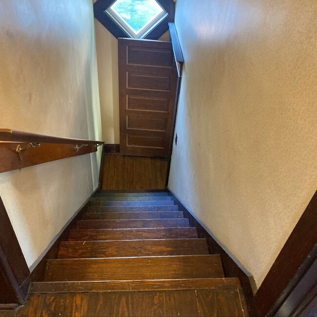 Photo - 208 S Main St