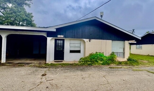 Building Photo - 132 Lake Breeze Dr