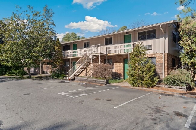 Photo - Two bedroom updated paint, carpet washer/dryer included in unit - Immediate Move In Unit D