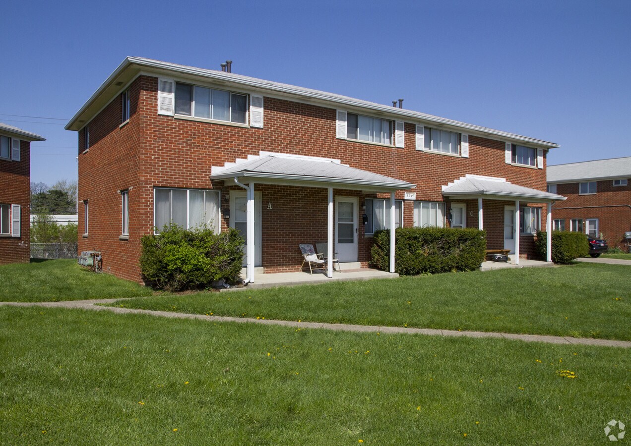 Photo - Arborwood Court