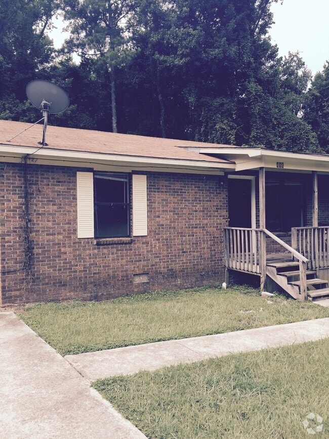 Building Photo - Duplex on East University Drive! Rental