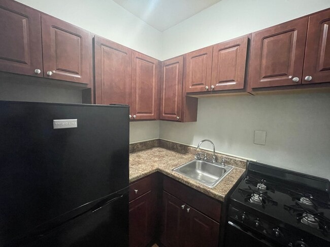 Photo - 652 W Sheridan Rd Unit #506