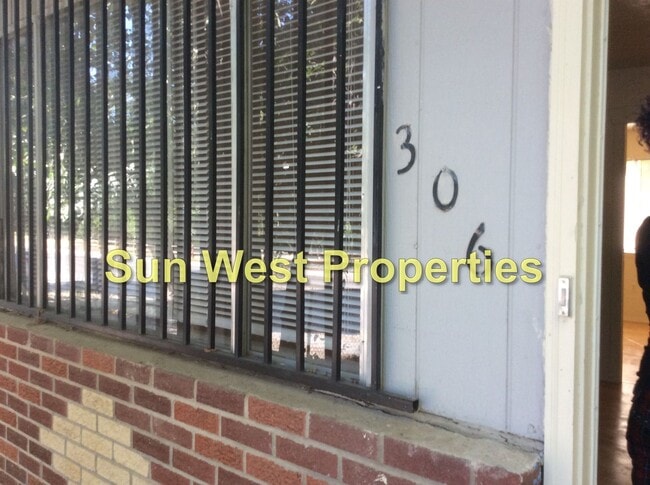 2 Bed, 1 Bath, Duplex In Aztec - 2 Bed, 1 Bath, Duplex In Aztec House