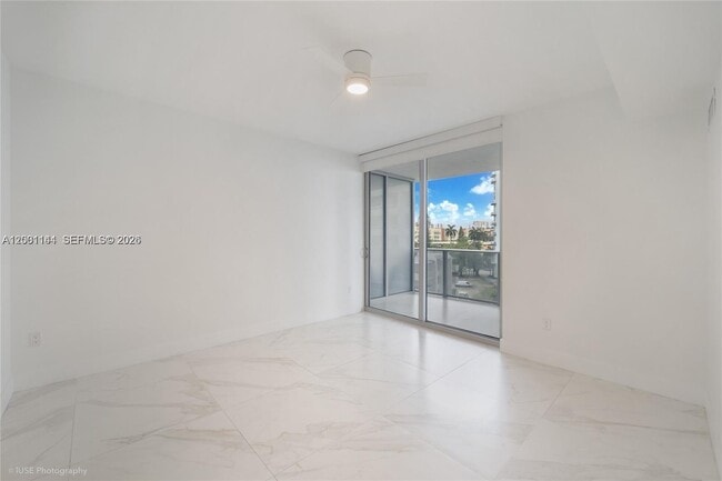 Photo - 488 NE 18th St Unidad 505