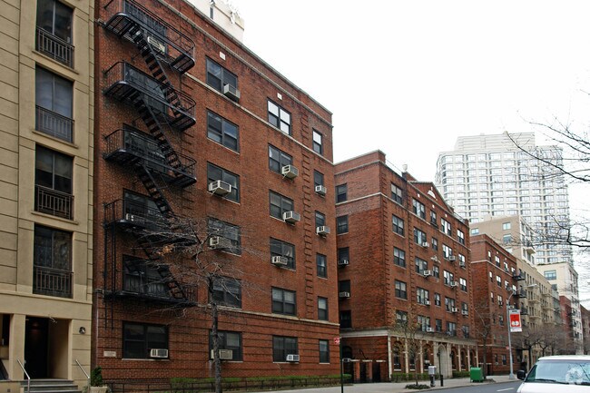 Photo - 10 W 65th St