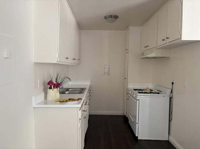 Photo - 1.0 bedroom in Los Angeles California 91343 Unit 18