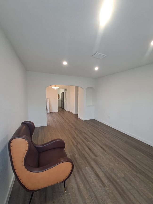 Photo - 2835 SW 2nd Ave