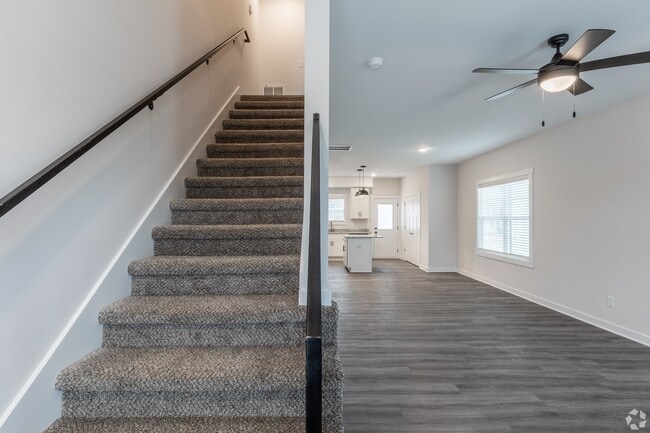 Photo - 102 B Aviator Cir