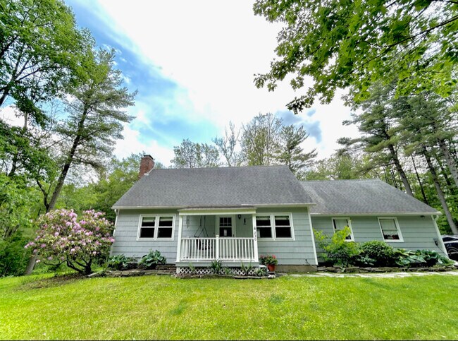 Photo - 230 Middle Rd