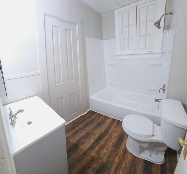 Photo - 258 W Third St Unit 258 W Third St B