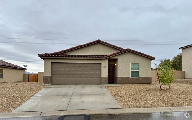 Building Photo - NICE FORT MOHAVE HOME