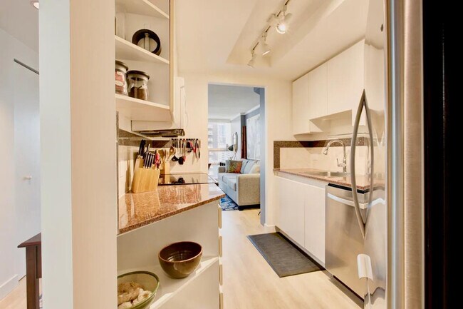 Photo - 1052 Burrard St Unit ID1345514P