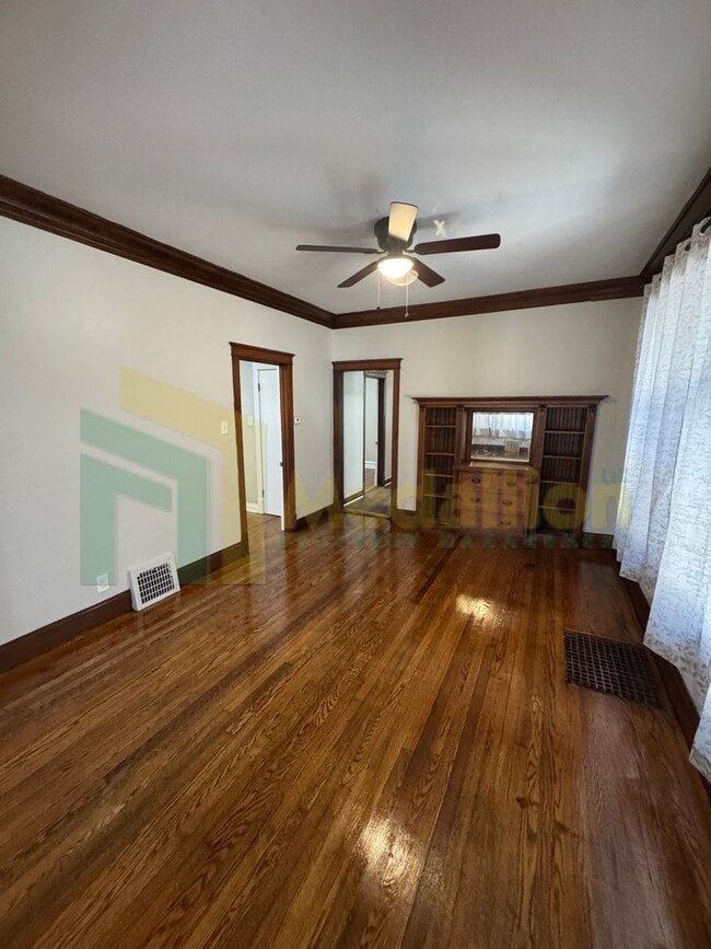 Photo - Updated Bungalow - 4Bed - Great location - near 114th & Michigan Ave