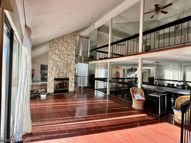 Photo - 105 Westgate Dr