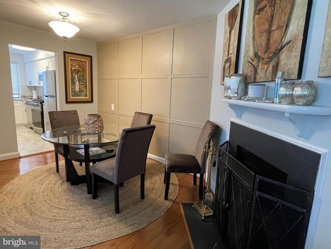 Building Photo - 2606 Tunlaw Rd NW Unit 1 Rental